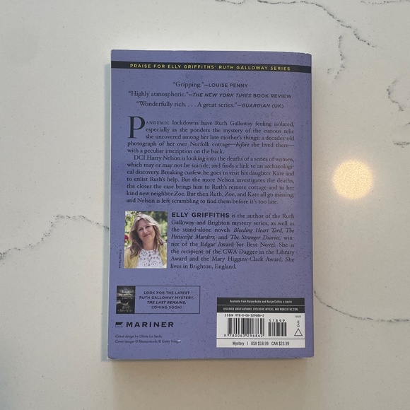 The Locked Room by Elly Griffiths – Paperback Mystery & Crime Thriller Novel - Picture 3 of 4